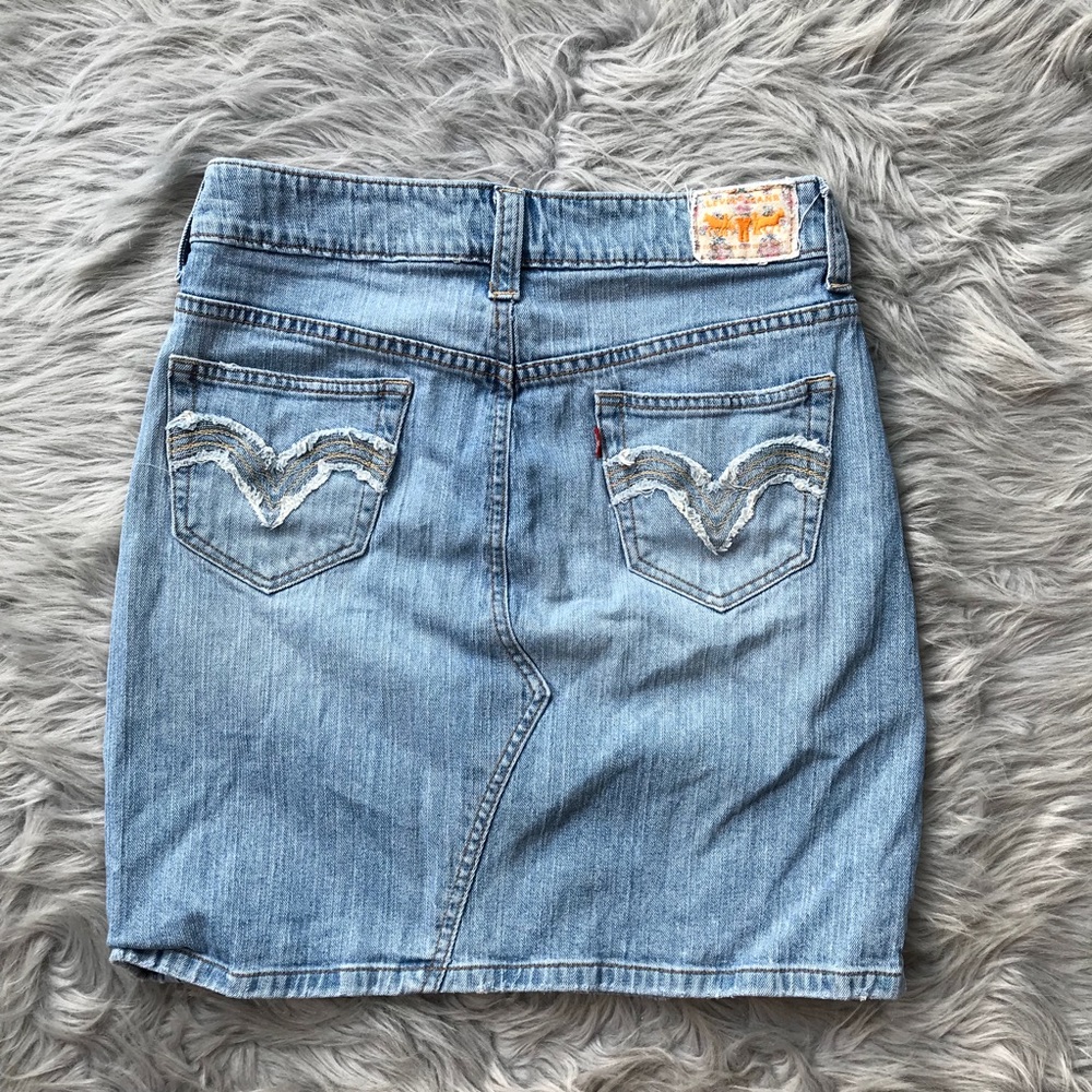 Levi Lightwash Denim Jean Skirt - Picture 6 of 8